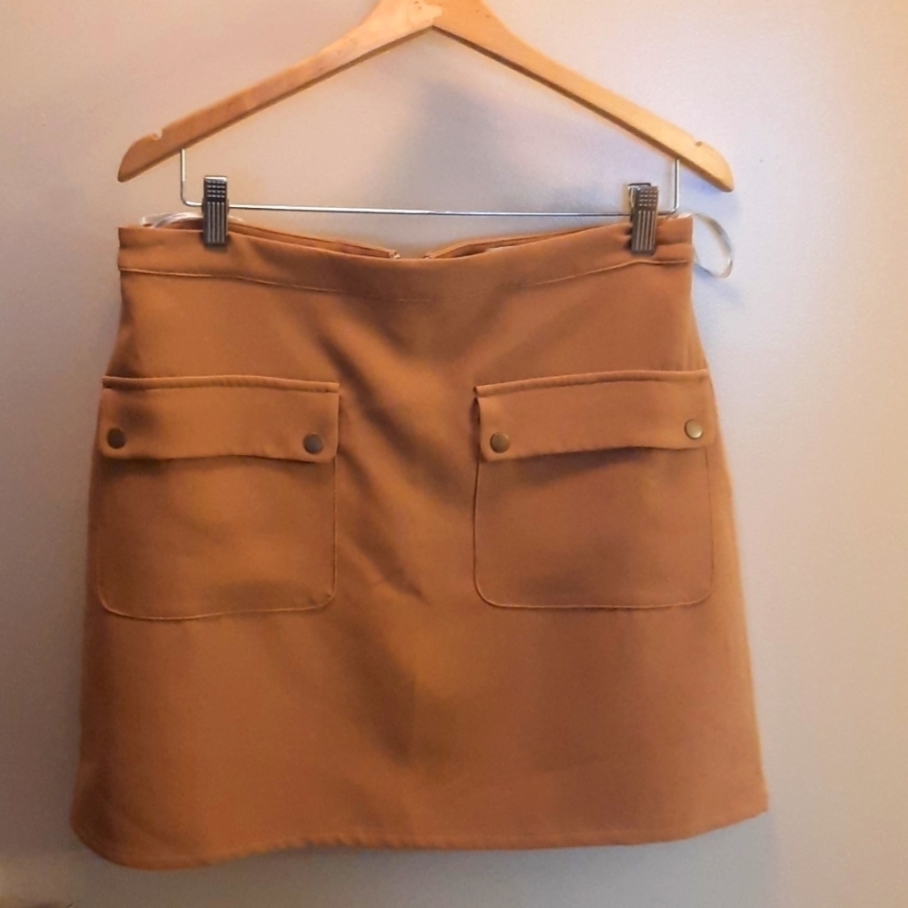 Lovers + friends tan size Large skirt